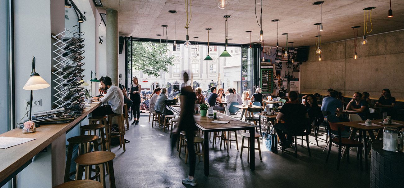 Frühstück im Kunsthauscafé, Graz