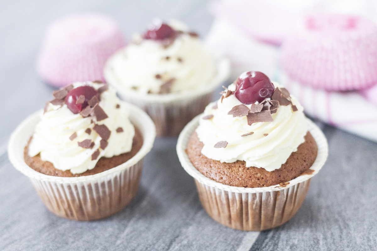 Schwarzwälderkirsch-Cupcakes