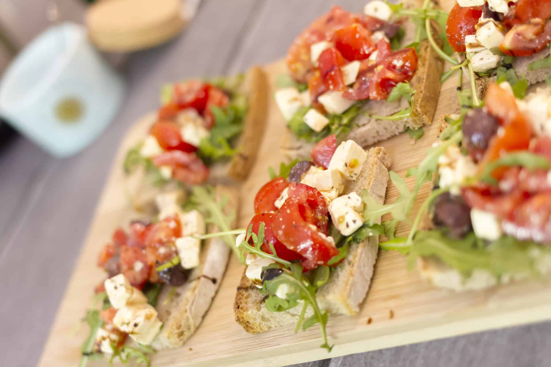 Valentinsspecial: Bruschetta mit Tomaten und Patros