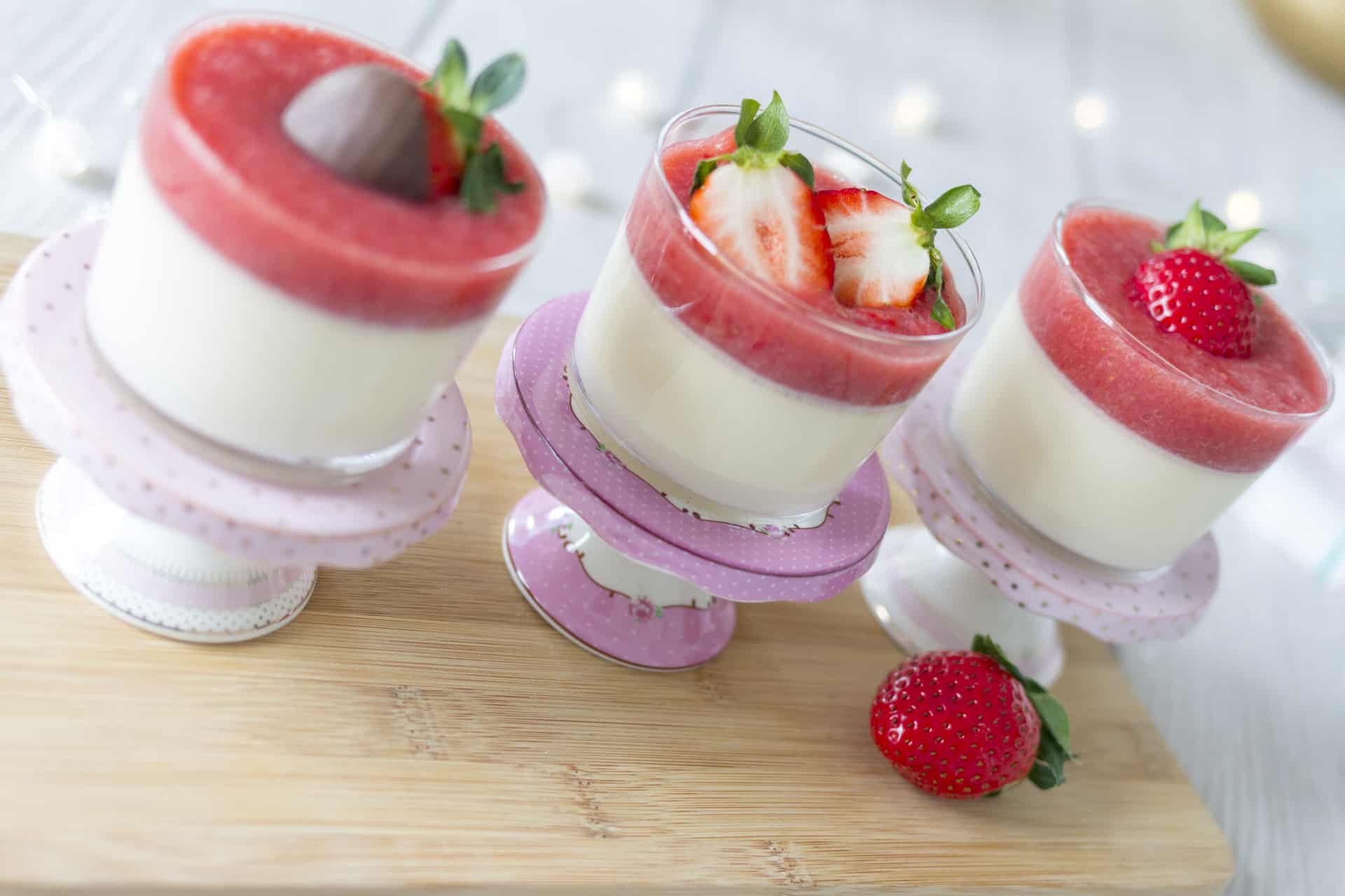 Panna Cotta mit Erdbeersauce