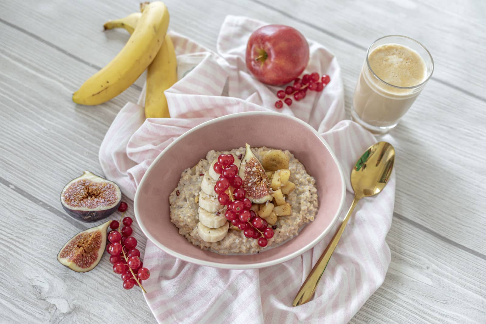 Porridge mit Bratapfel und Banane