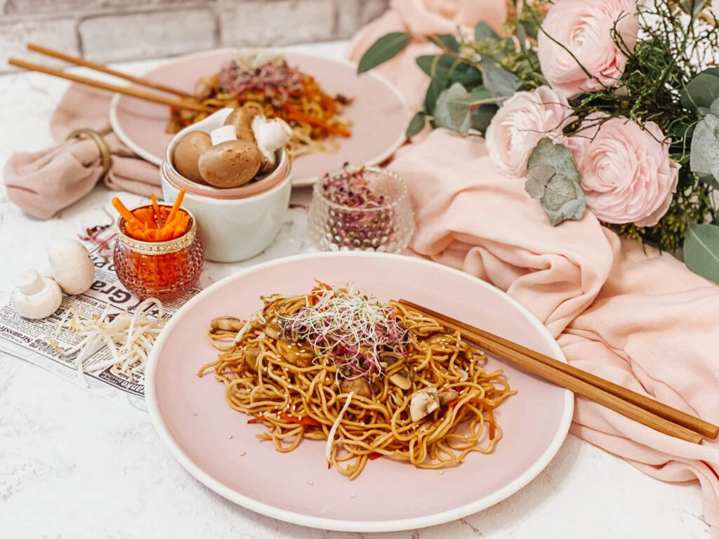 Asia-Nudeln mit Gemüse