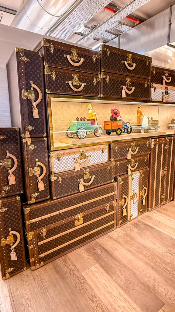 Louis Vuitton Café