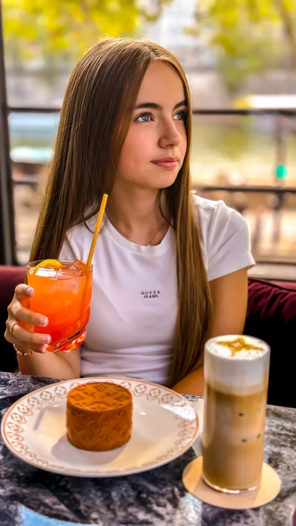Louis Vuitton Café